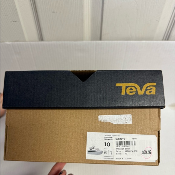 Teva Flatform Universal Mesh Print White Sandals New in Box Size 10 Evereve - Picture 3 of 9
